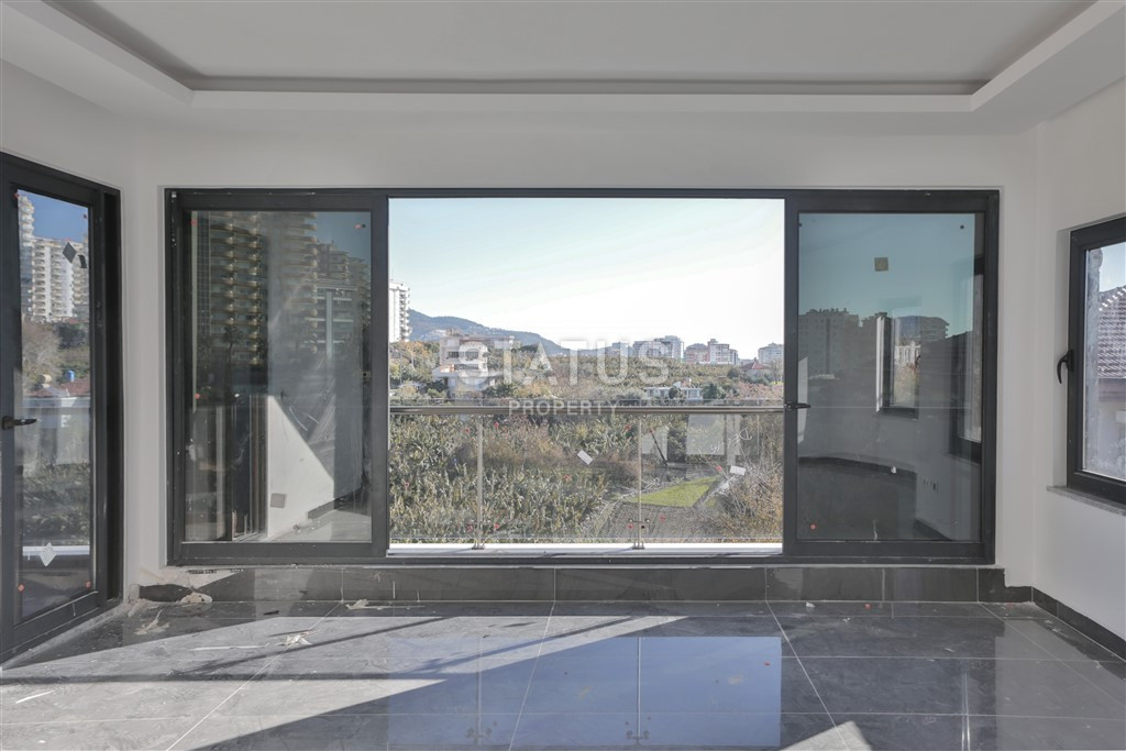 New spacious 4+1 villa in Mahmutlar, 300 m2 фото 5