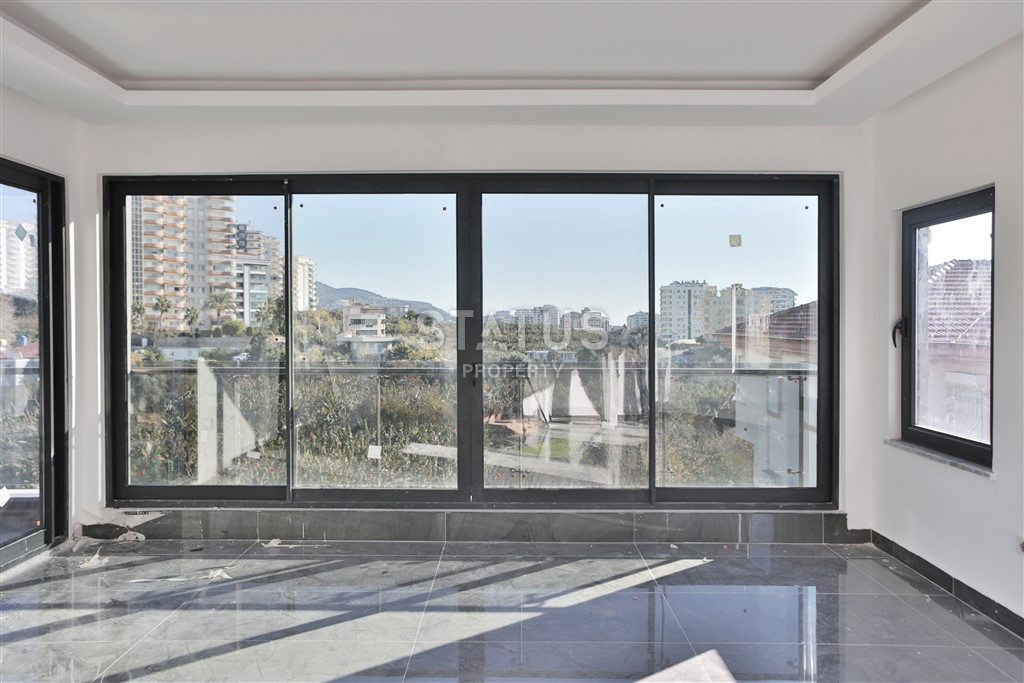 New spacious 4+1 villa in Mahmutlar, 300 m2 фото 9