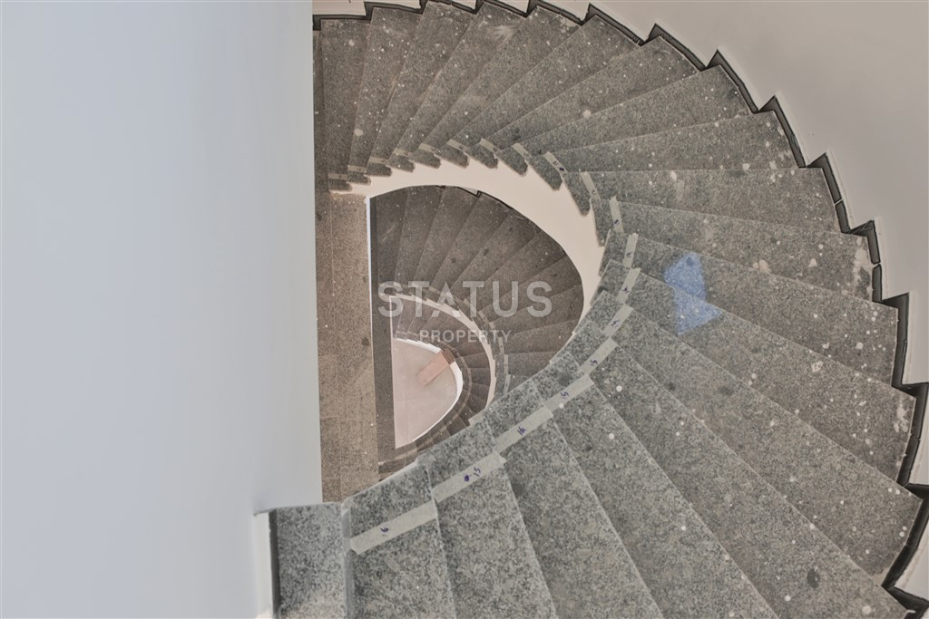 New spacious 4+1 villa in Mahmutlar, 300 m2 фото 11