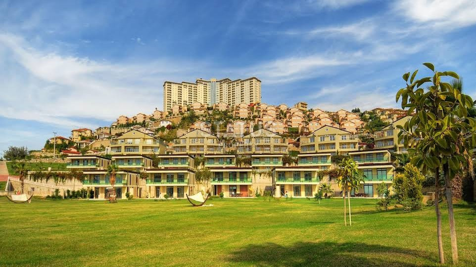 Two-level townhouse in a quiet area of Kargicak in a luxury complex, 130 sq.m. фото 4