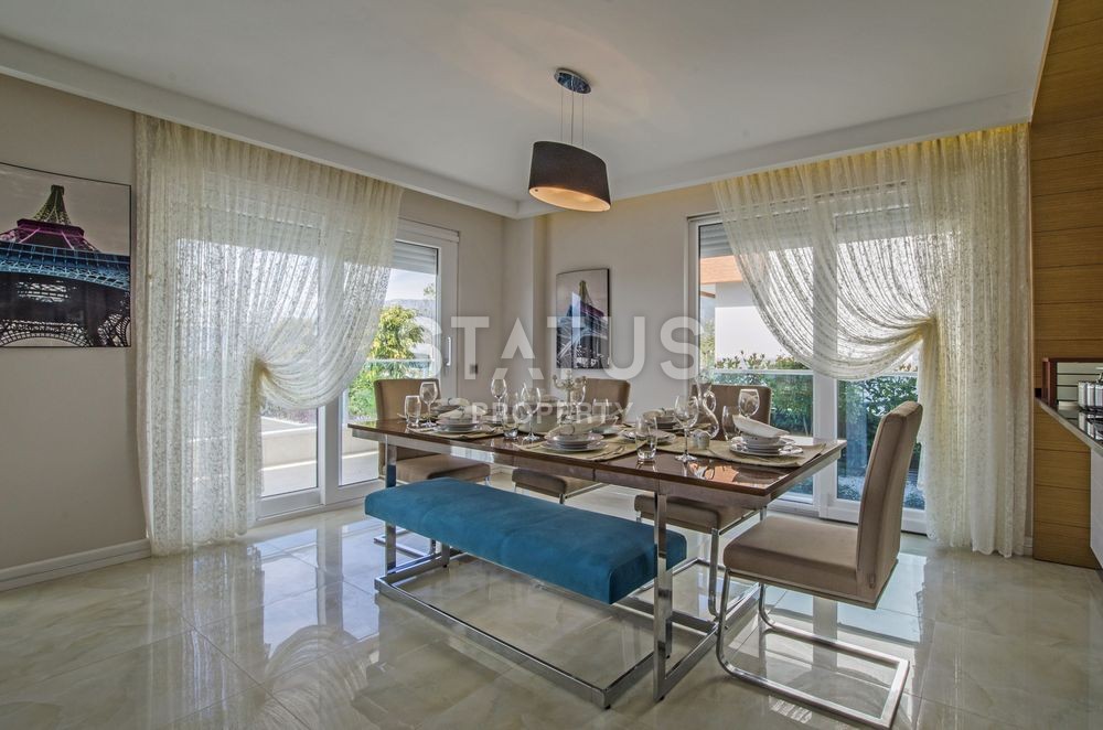 Luxurious villas on the Mediterranean coast фото 31