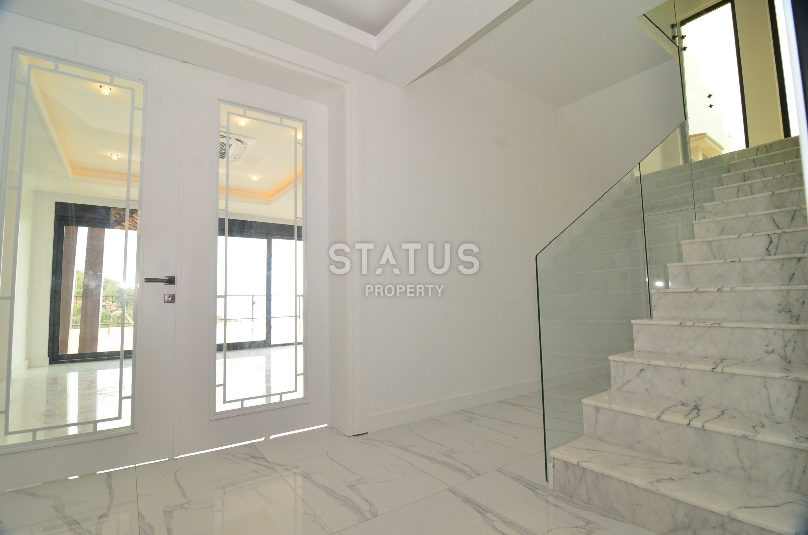 Просторная вилла 4+1 с собственным бассейном, сауной, джакузи и лифтом в районе Тепе, 390м.кв фото 8