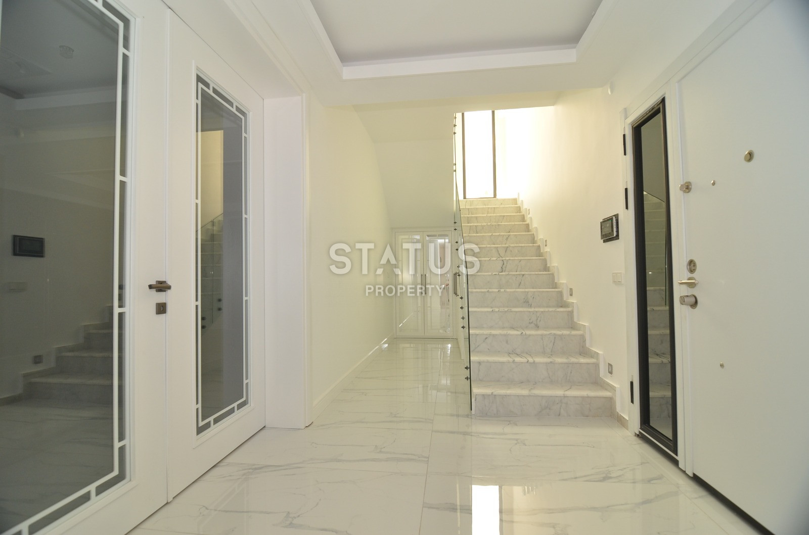 Просторная вилла 4+1 с собственным бассейном, сауной, джакузи и лифтом в районе Тепе, 390м.кв фото 24