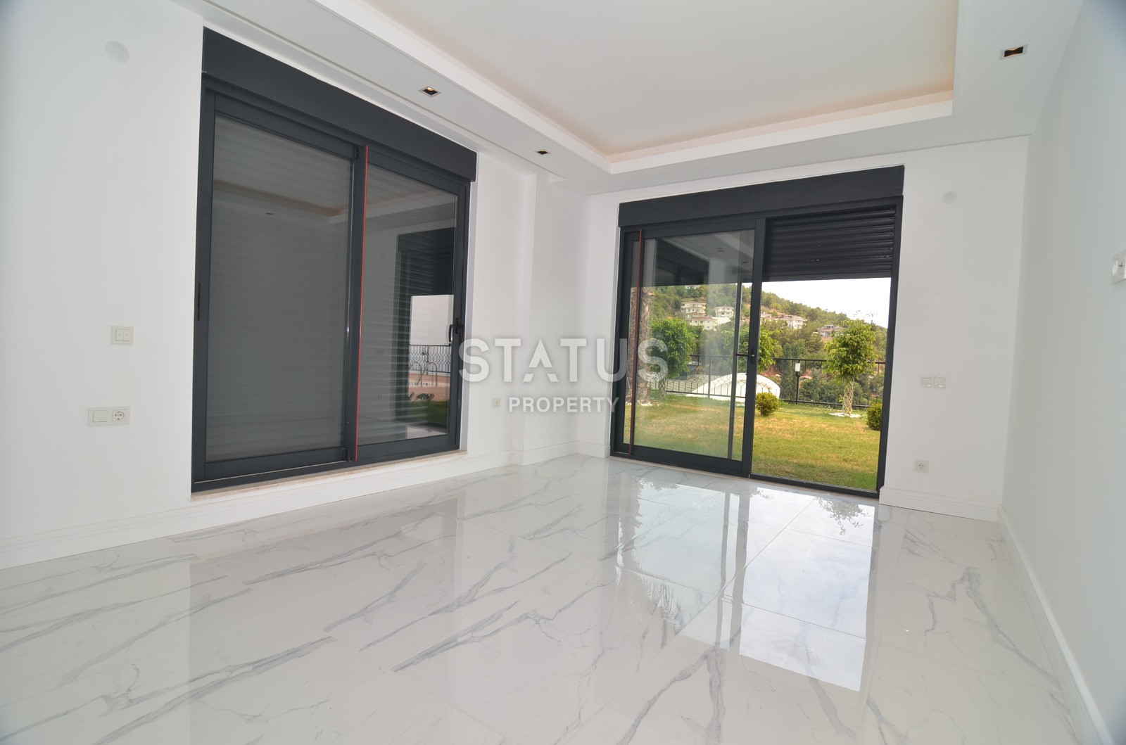 Просторная вилла 4+1 с собственным бассейном, сауной, джакузи и лифтом в районе Тепе, 390м.кв фото 29