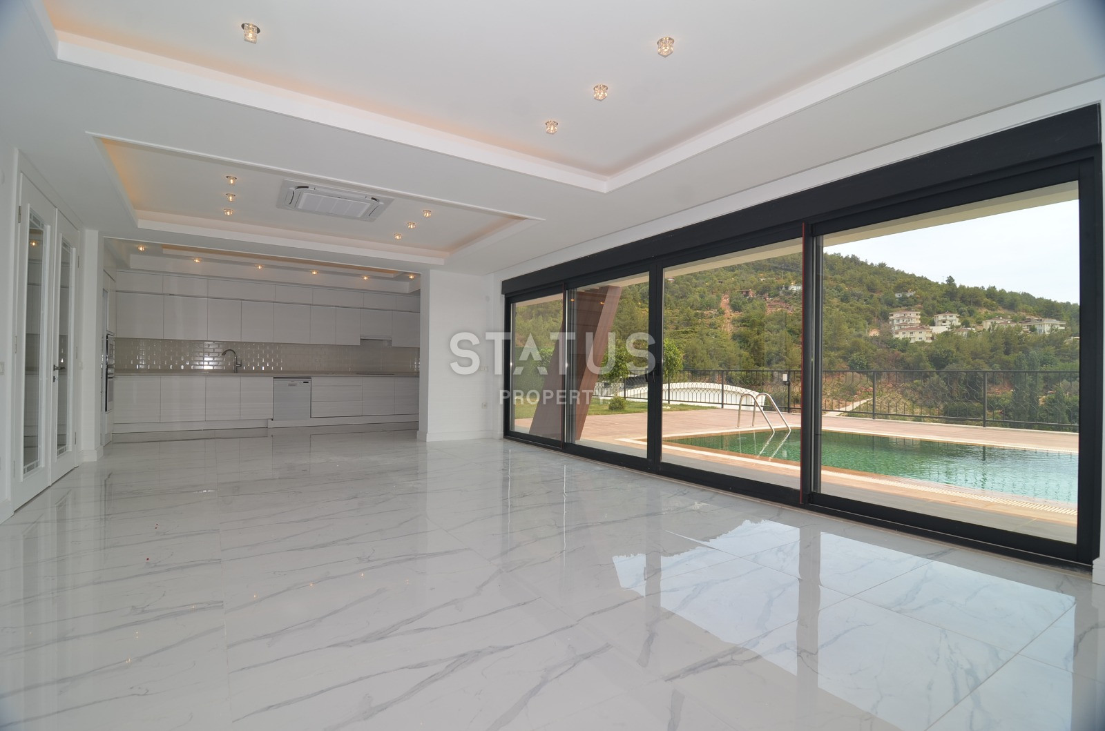 Просторная вилла 4+1 с собственным бассейном, сауной, джакузи и лифтом в районе Тепе, 390м.кв фото 34