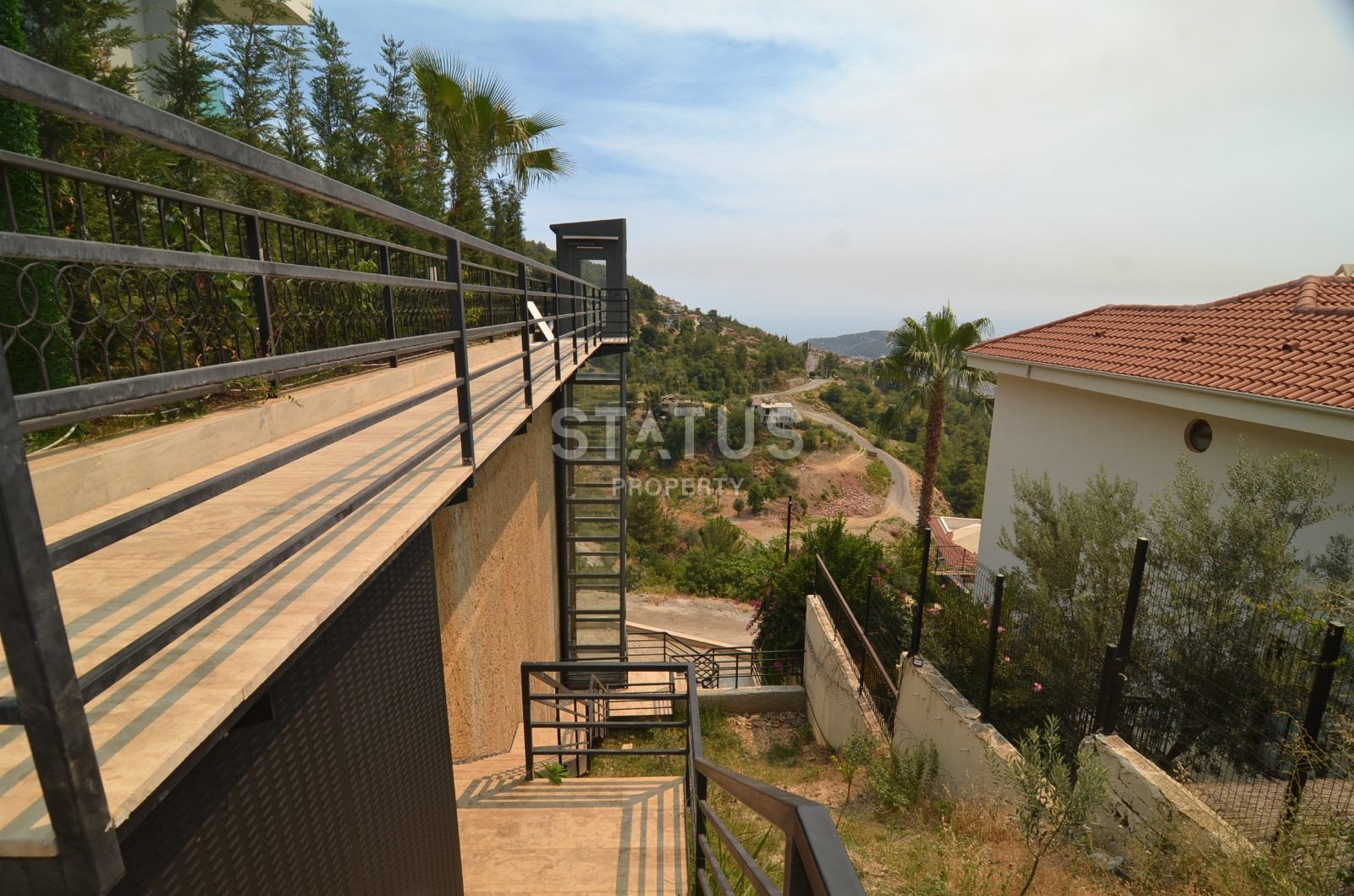 Просторная вилла 4+1 с собственным бассейном, сауной, джакузи и лифтом в районе Тепе, 390м.кв фото 46