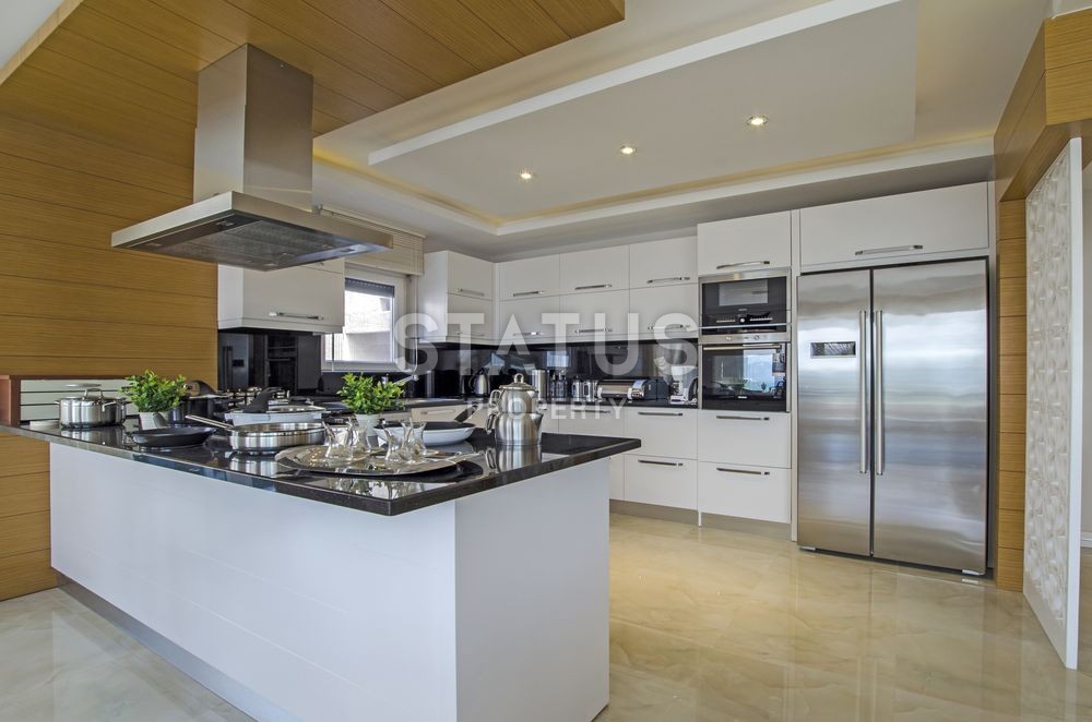 Luxurious villas on the Mediterranean coast фото 32