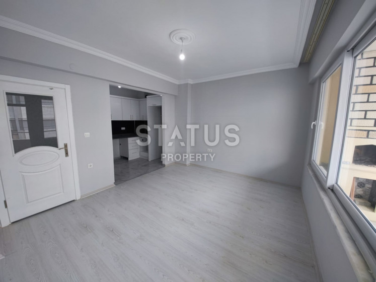 Квартира планировки 2+1 в районе Махмутлар с ремонтом, 110м.кв фото 1