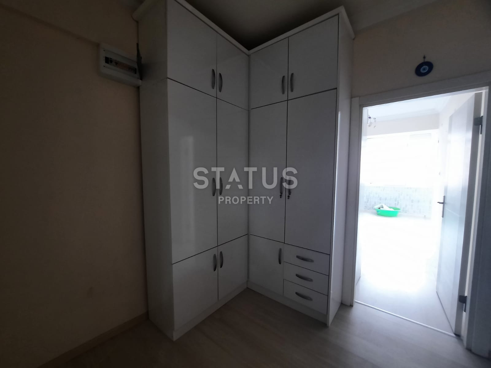 Четырехкомнатная квартира с отдельной кухней в центре Алании в 200м от моря, выгодная цена и прекрасная локация, 140м2 фото 10