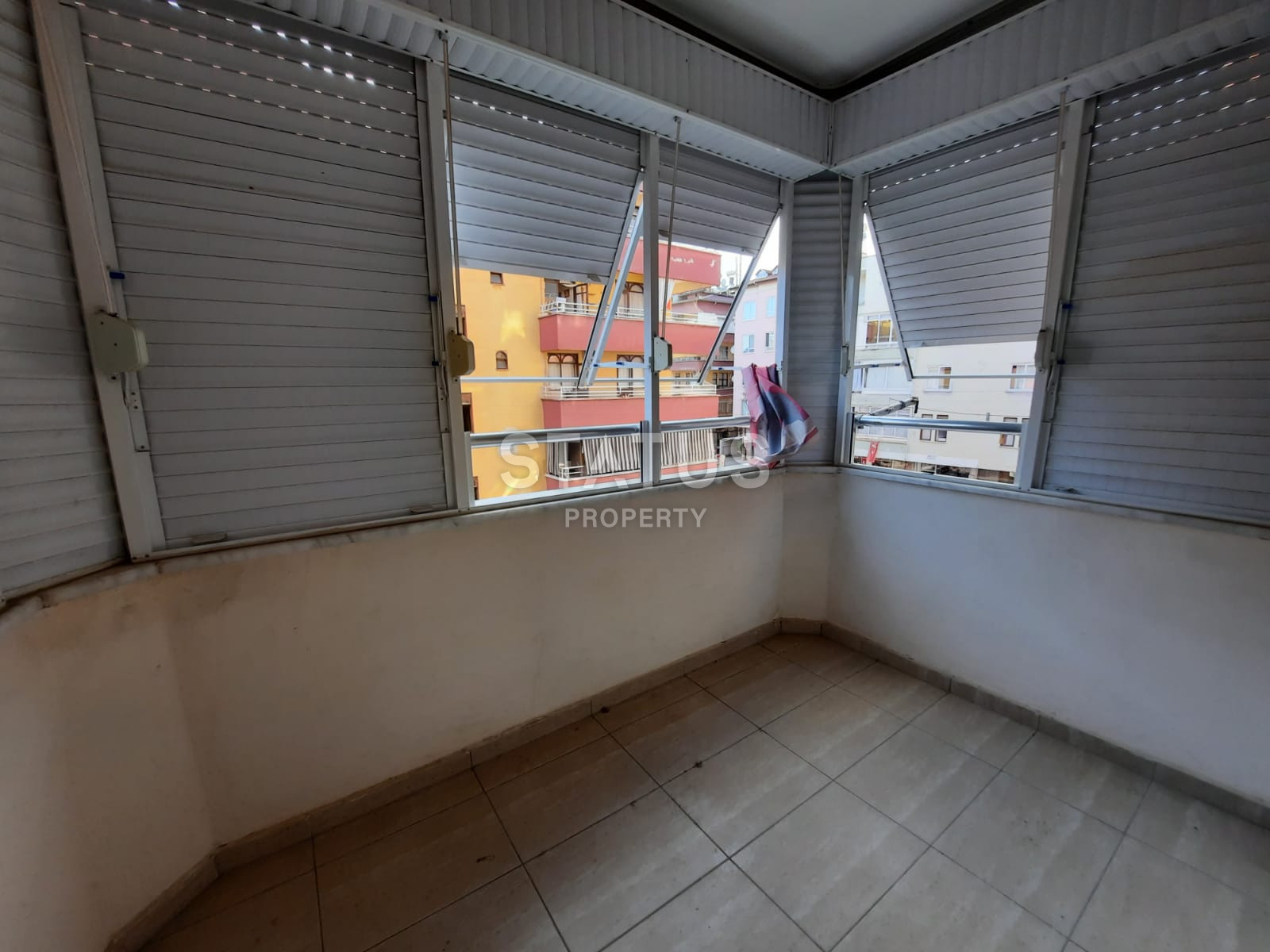 Четырехкомнатная квартира с отдельной кухней в центре Алании в 200м от моря, выгодная цена и прекрасная локация, 140м2 фото 28