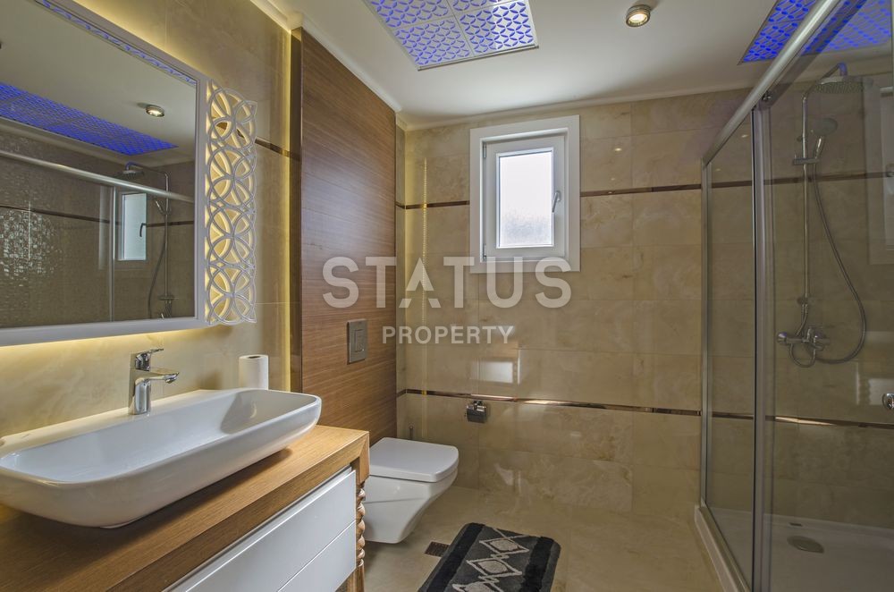 Luxurious villas on the Mediterranean coast фото 34