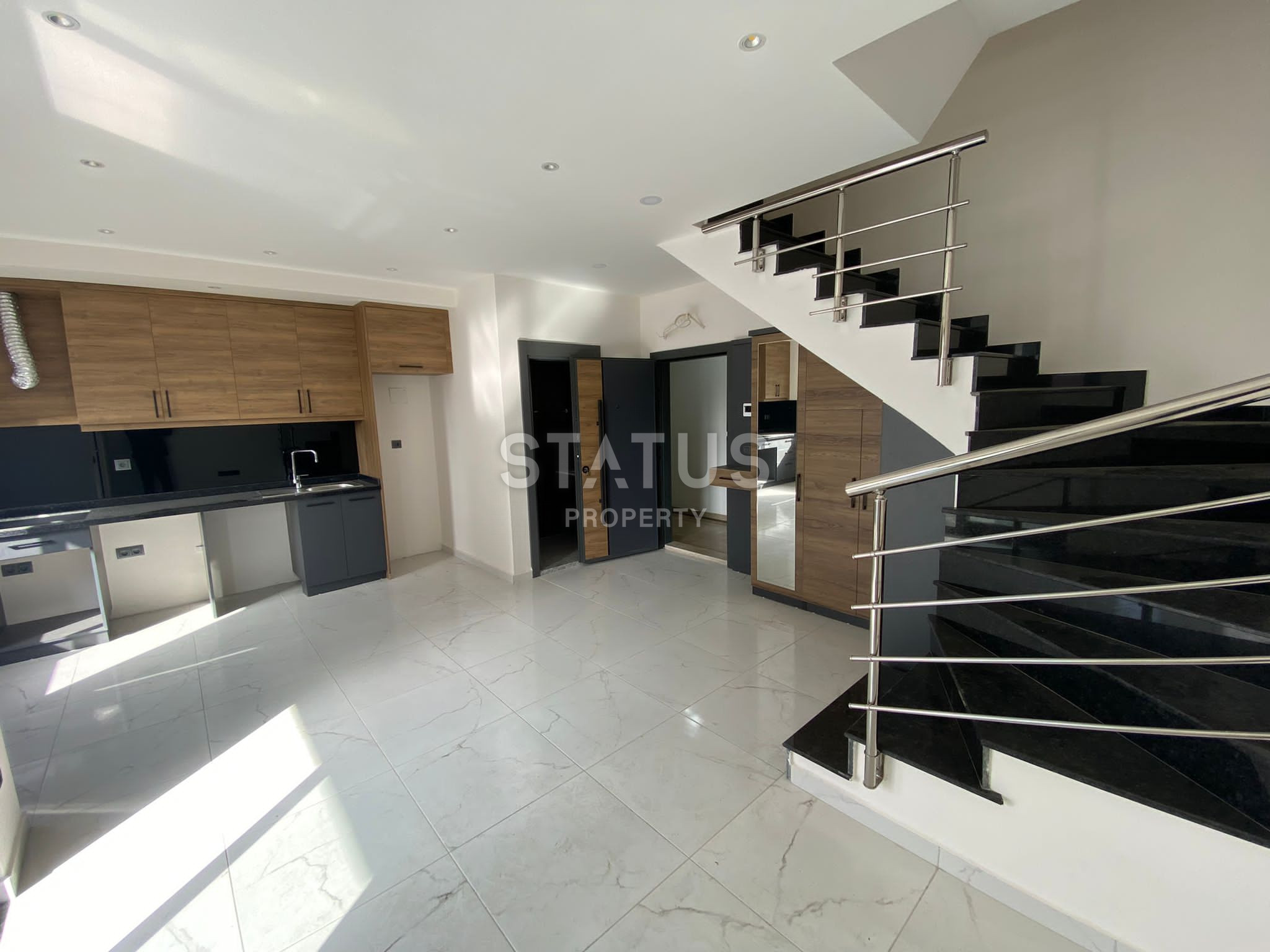 Два недорогих дублекса 2+1 в районе Оба в новом комплексе, очень удобная локация! фото 4