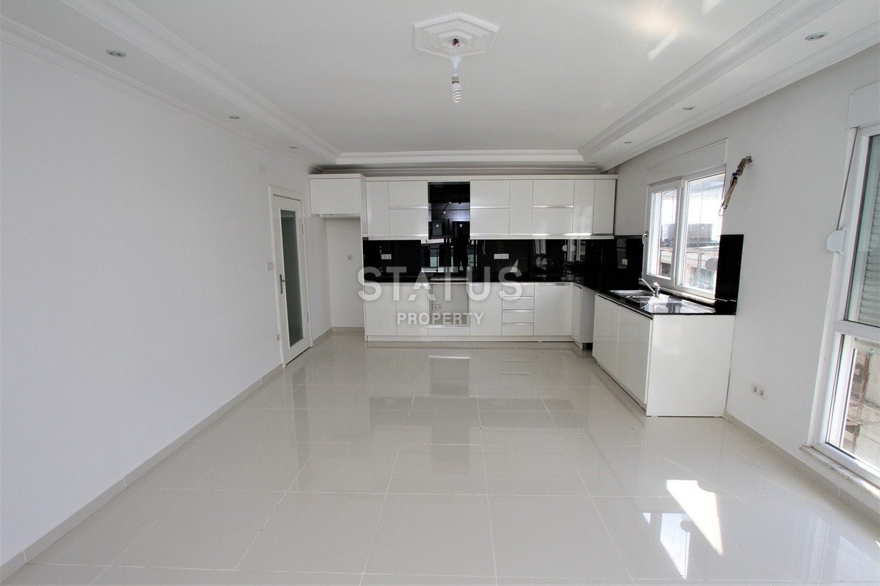 Penthouse 4+1 with sea view in Kestel, 210 m2 фото 3