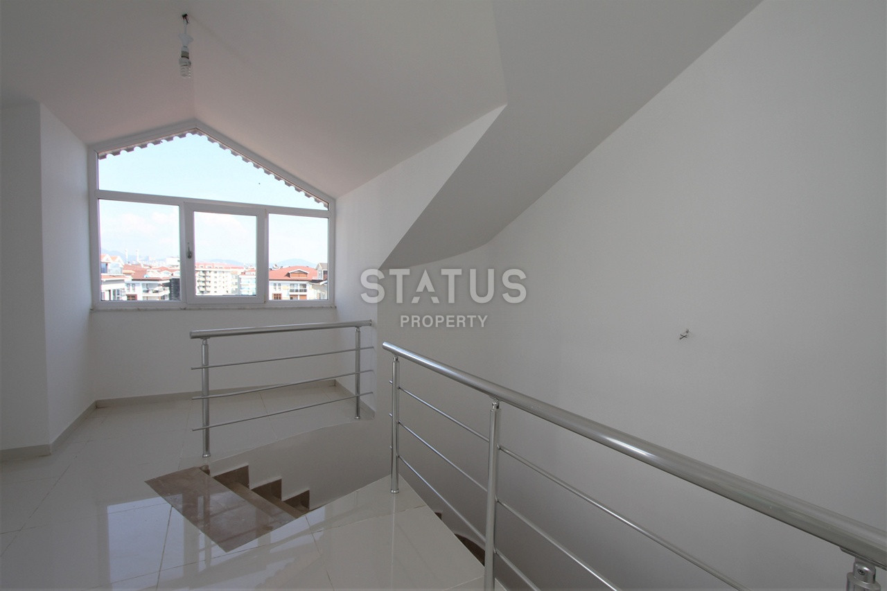 Penthouse 4+1 with sea view in Kestel, 210 m2 фото 19