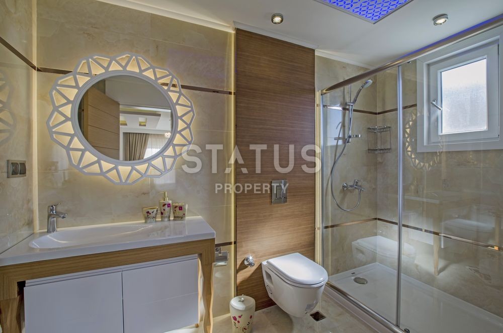 Luxurious villas on the Mediterranean coast фото 40