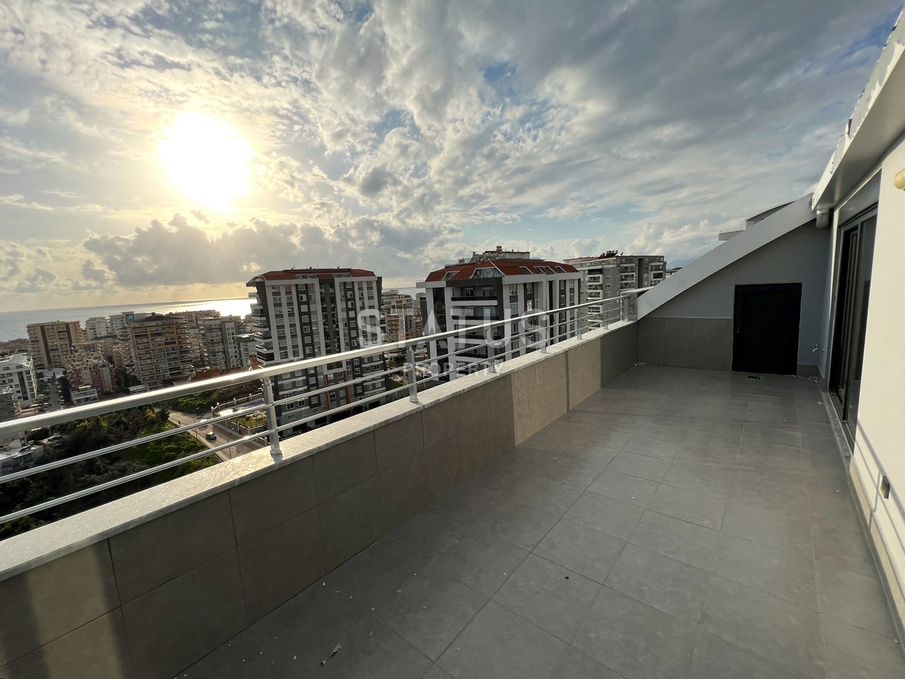 Просторные двухуровневые апартаменты 4+1 в районе Махмутлар, 300 м кв. фото 17