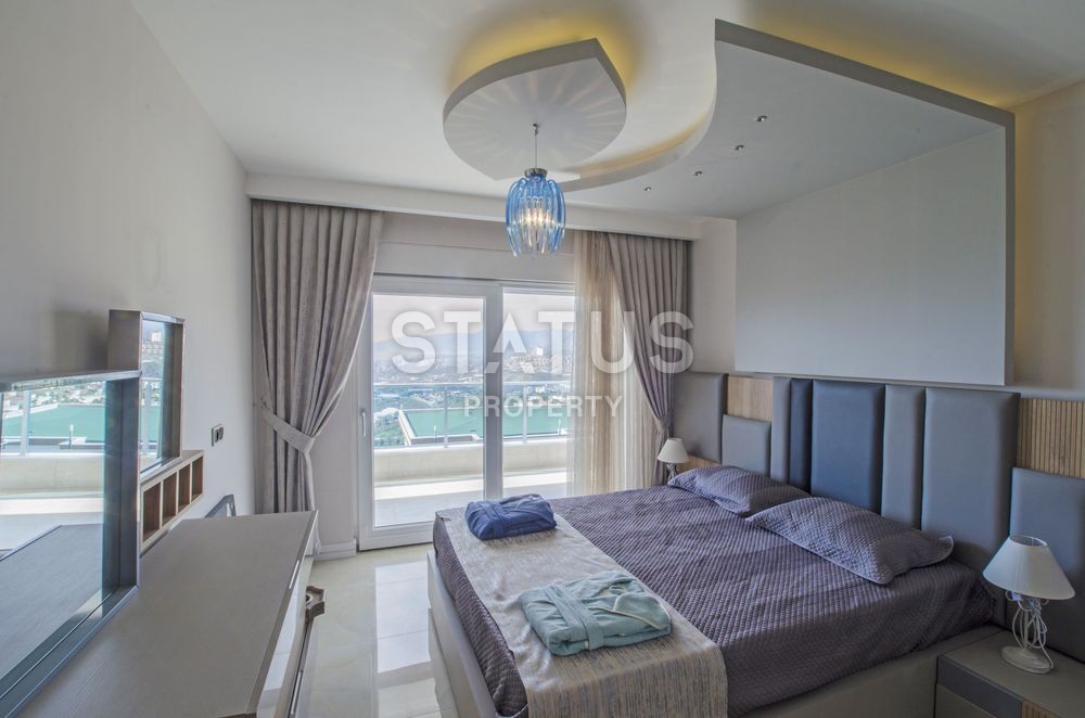 Luxurious villas on the Mediterranean coast фото 41