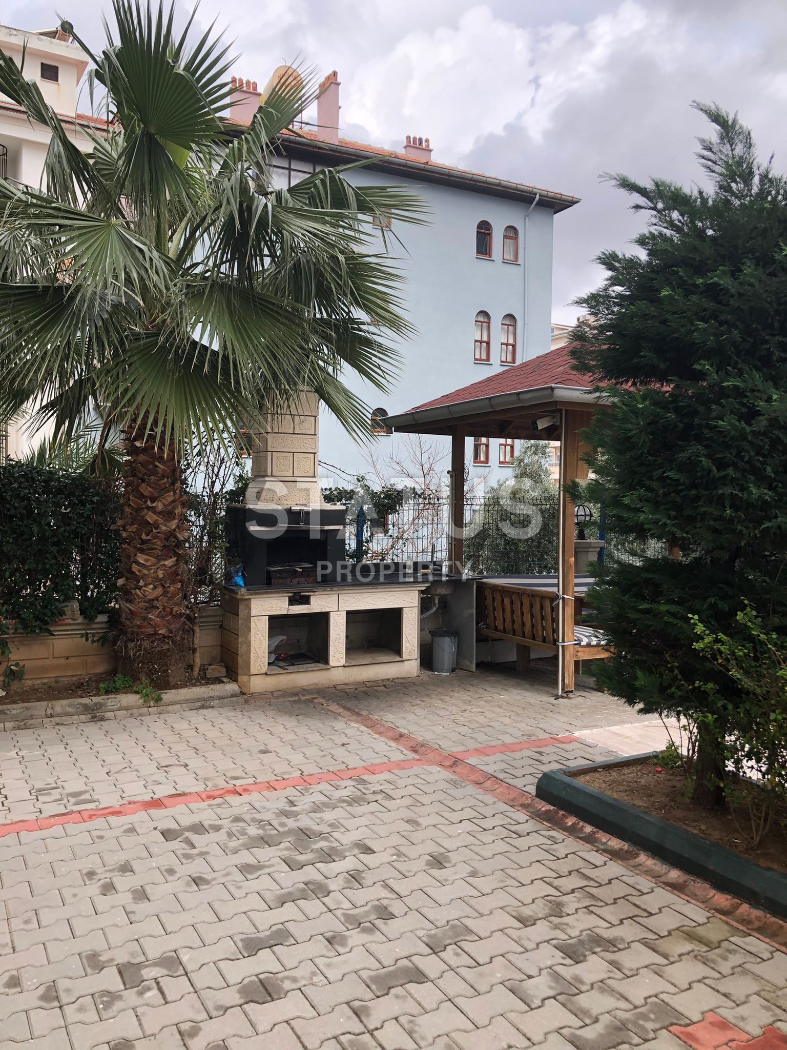 Квартира 2+1 с мебелью в районе Кестель, 90 м2 фото 2