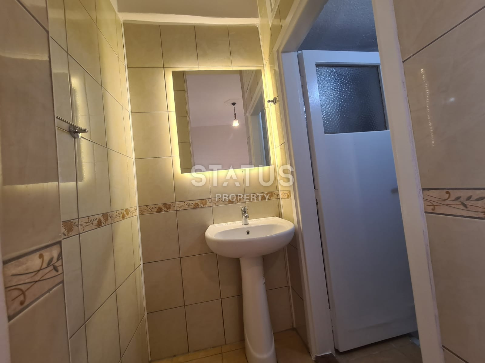 Inexpensive apartment 2+1 in the city center, not far from the fish market, 120 m2 фото 16