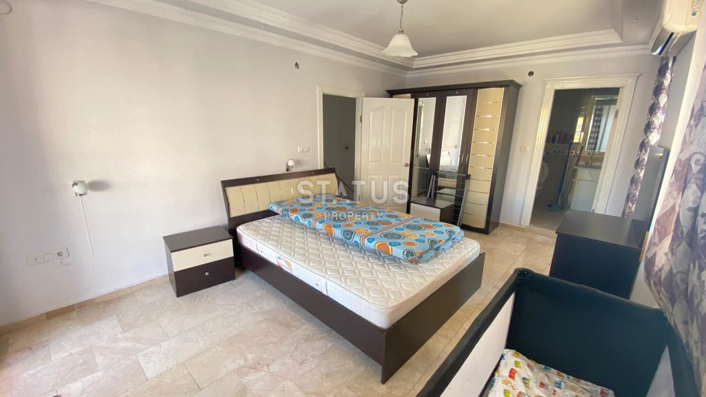 Spacious apartment 4+1 with sea views in Mahmutlar, 200 m2 фото 14