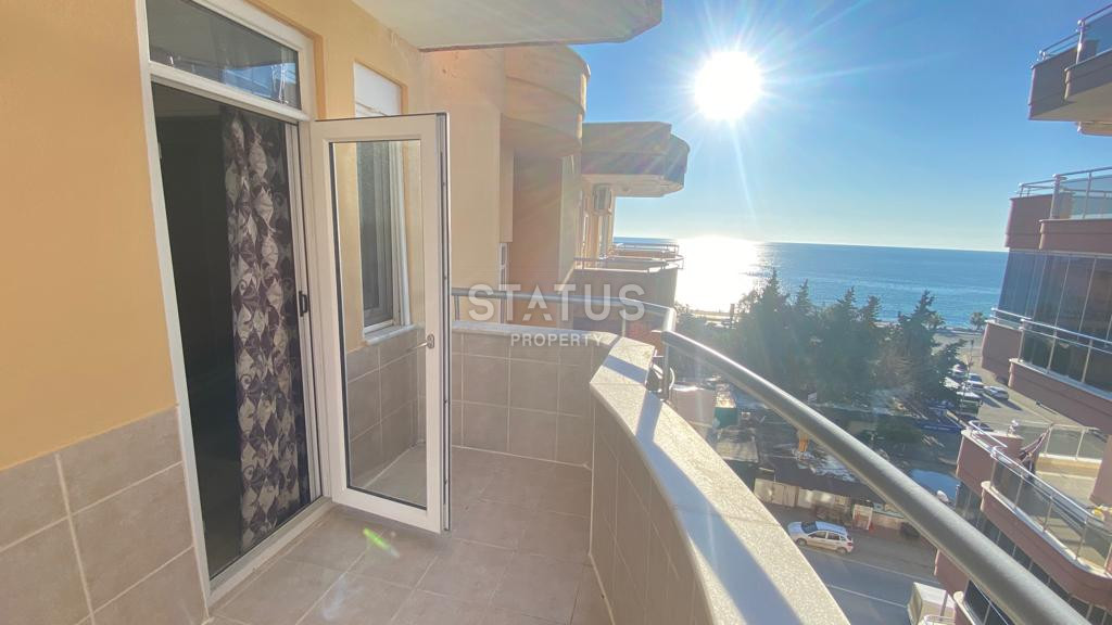 Spacious apartment 4+1 with sea views in Mahmutlar, 200 m2 фото 16