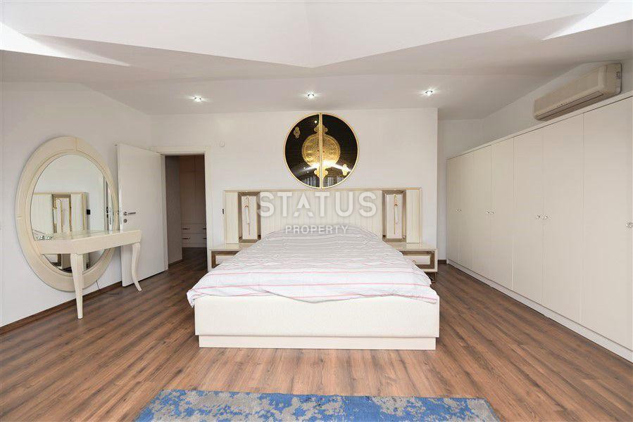 Penthouse 4+1 with a view of the fortress and furniture, 220 m2 фото 9