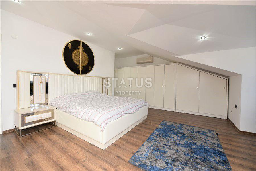 Penthouse 4+1 with a view of the fortress and furniture, 220 m2 фото 11