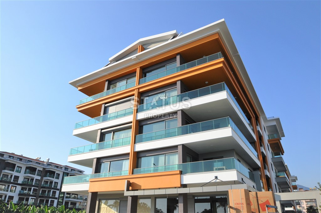 Две квартиры 1+1 на первой береговой линии в Кестеле, 65 м2. фото 9