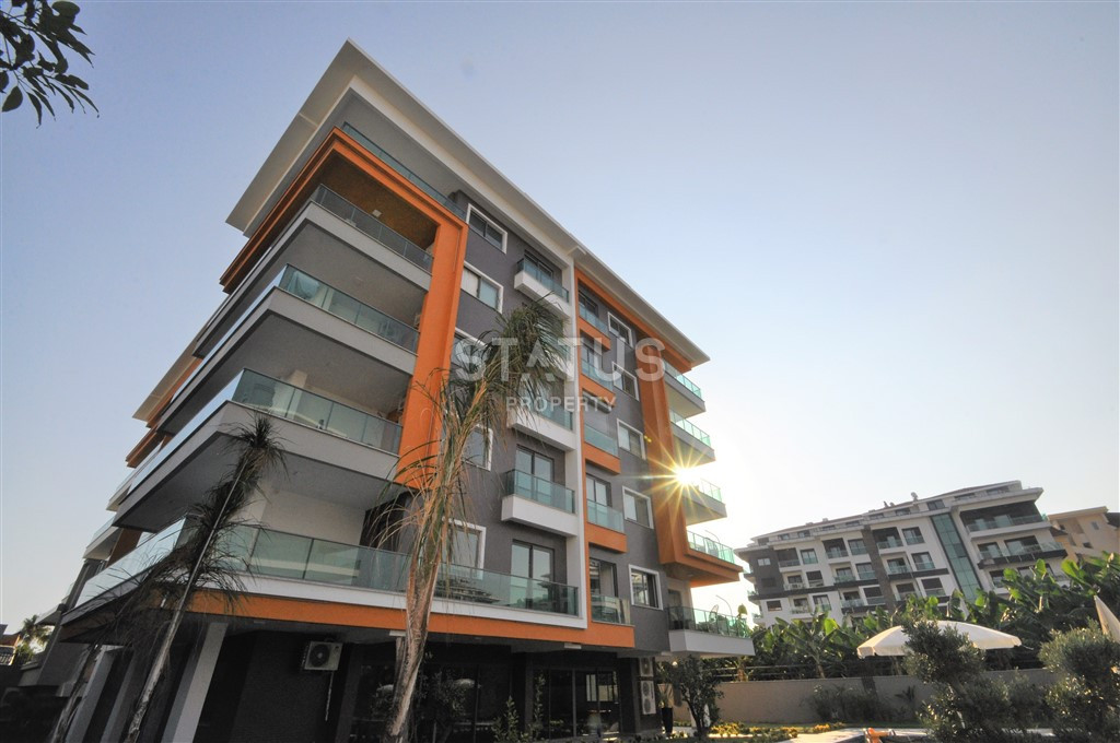 Две квартиры 1+1 на первой береговой линии в Кестеле, 65 м2. фото 10