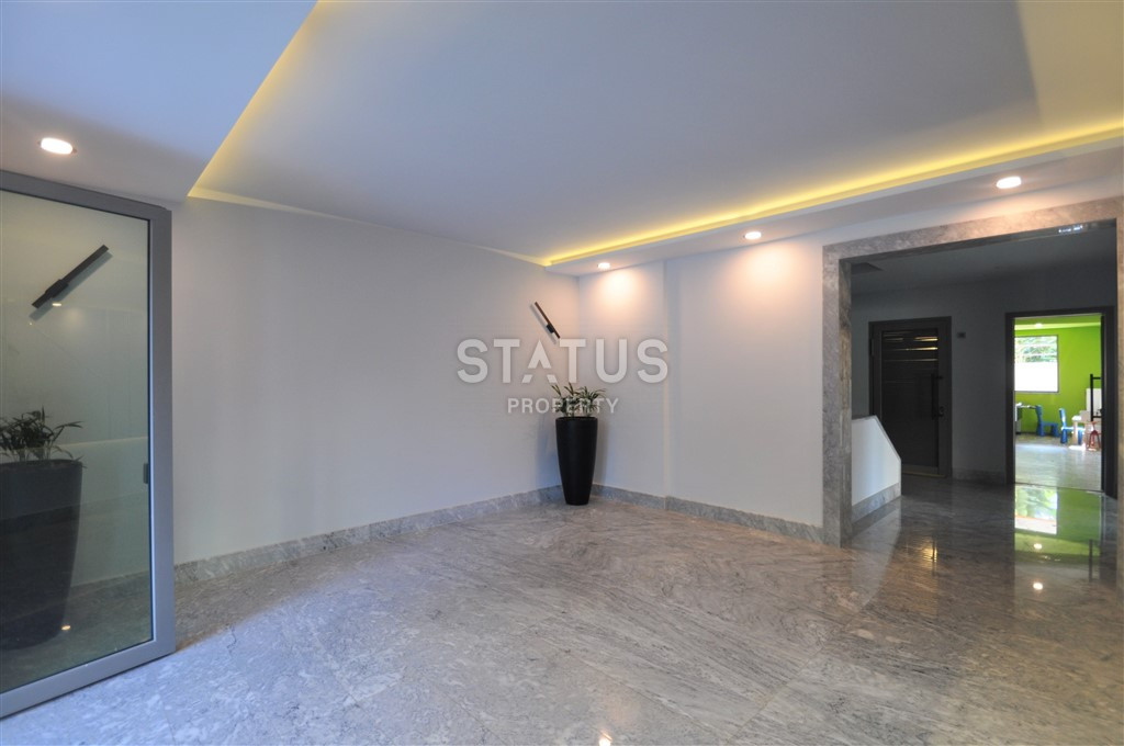 Две квартиры 1+1 на первой береговой линии в Кестеле, 65 м2. фото 11