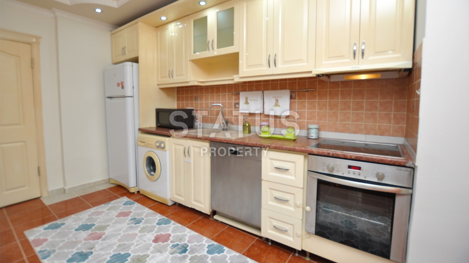 Добротная квартира с мебелью в хорошем комплексе в Махмутларе. Недорого. 120 кв.м. фото 6