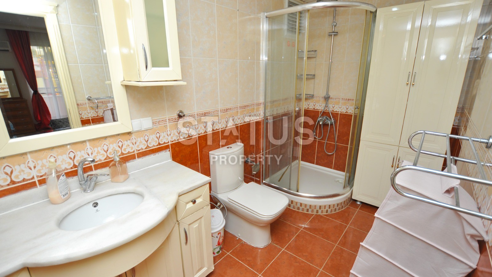 Добротная квартира с мебелью в хорошем комплексе в Махмутларе. Недорого. 120 кв.м. фото 14