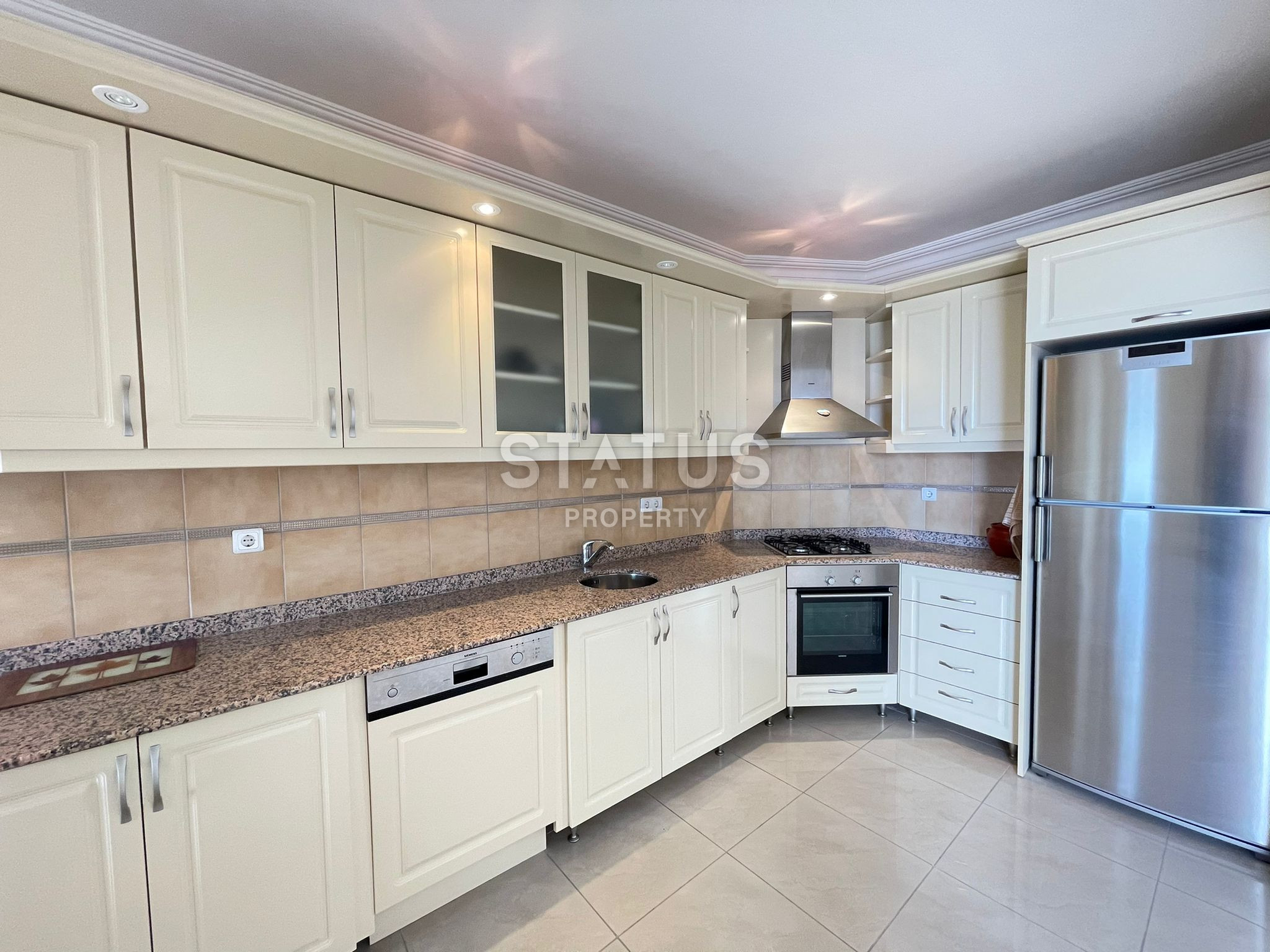 Large apartment 2+1 with sea views in Mahmutlar, 130 m2. фото 13