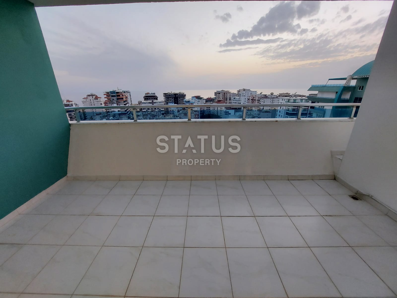 Просторный дуплекс 3+1 с мебелью в Махмутларе, 160 м2. фото 3