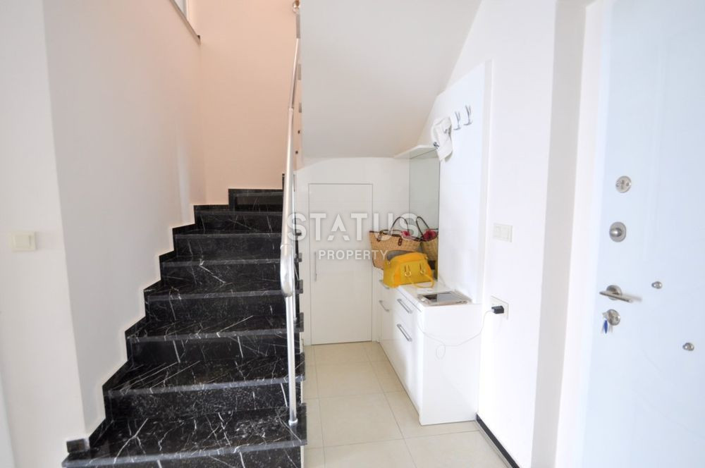 Penthouse 3+1 on the first coastline in the Kestel area, 240 m2 фото 11