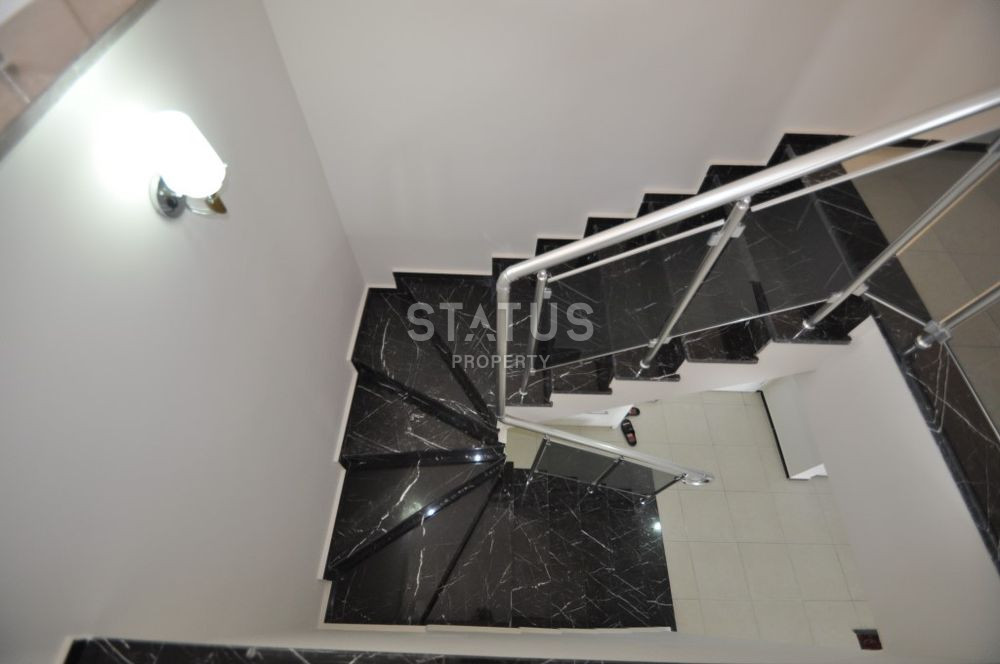 Penthouse 3+1 on the first coastline in the Kestel area, 240 m2 фото 12