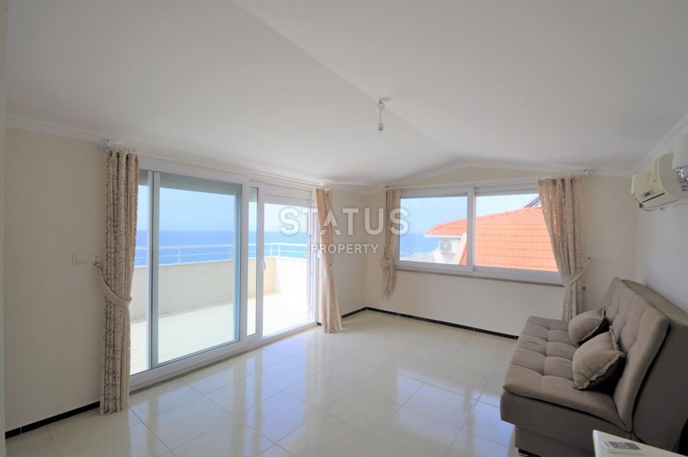 Penthouse 3+1 on the first coastline in the Kestel area, 240 m2 фото 20
