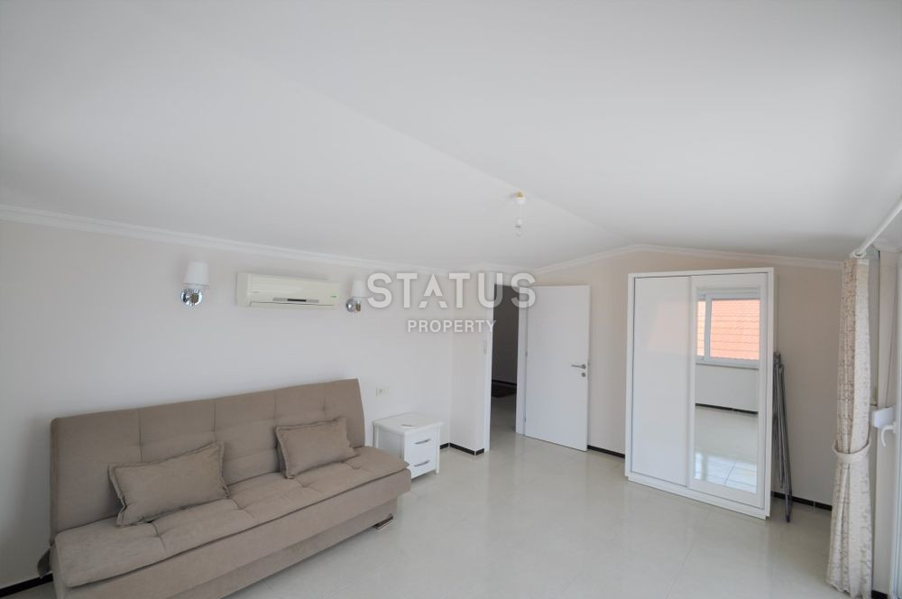 Penthouse 3+1 on the first coastline in the Kestel area, 240 m2 фото 21