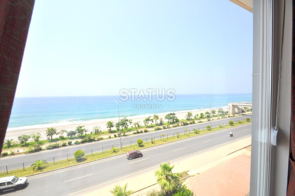 Penthouse 3+1 on the first coastline in the Kestel area, 240 m2 фото 28