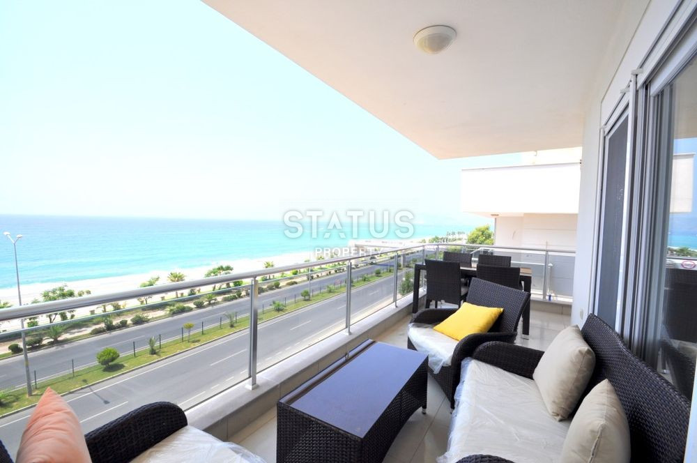 Penthouse 3+1 on the first coastline in the Kestel area, 240 m2 фото 32