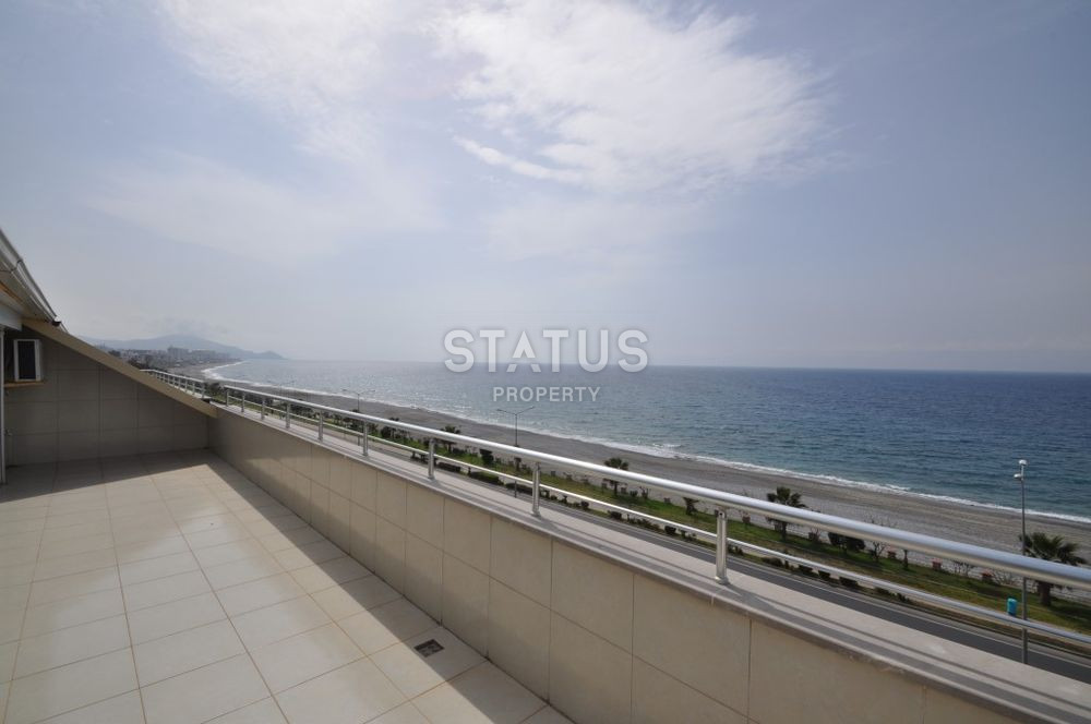 Penthouse 3+1 on the first coastline in the Kestel area, 240 m2 фото 37