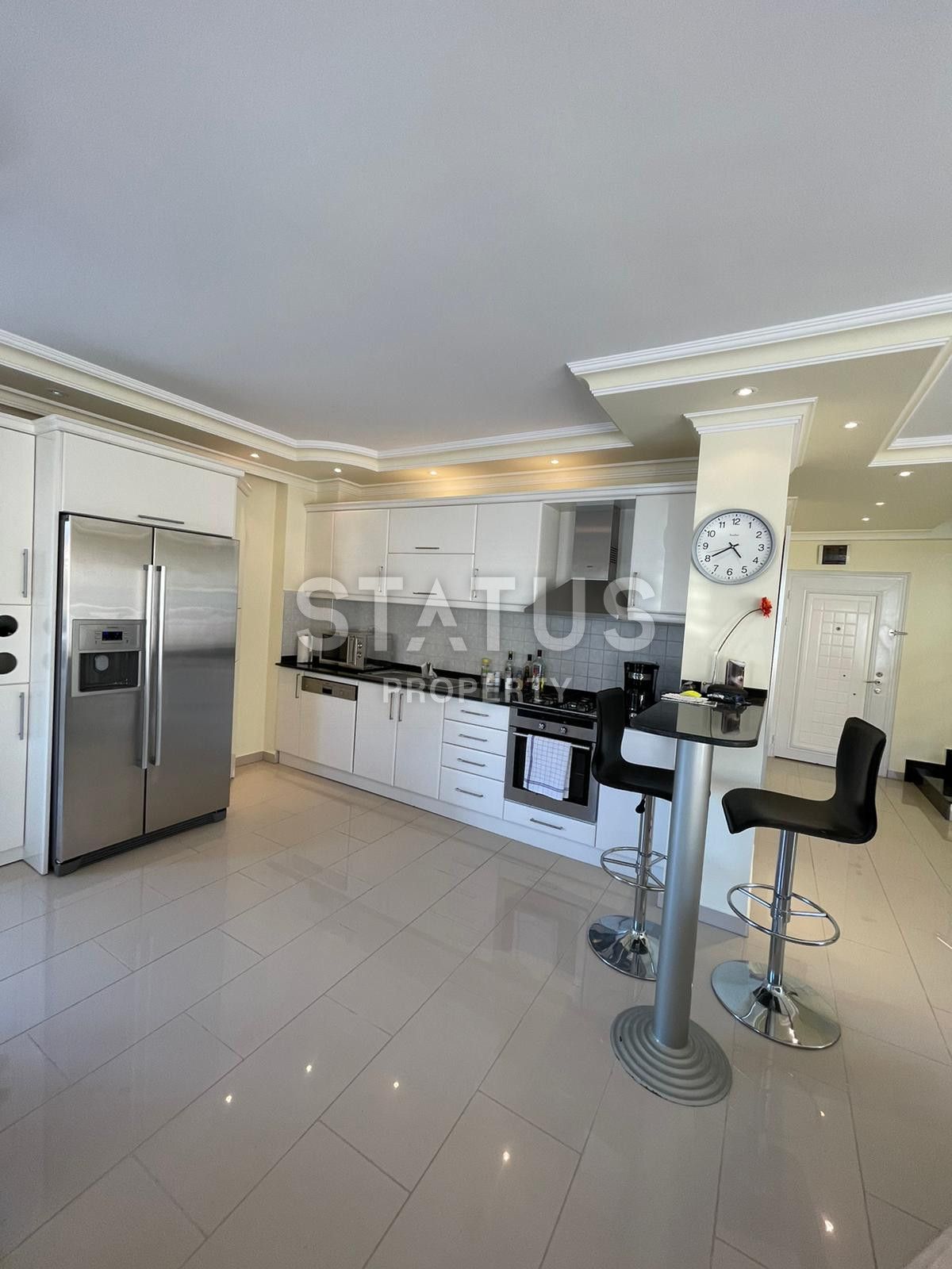 Penthouse 2+1 in a great quiet location at a bargain price. 205m2 фото 3