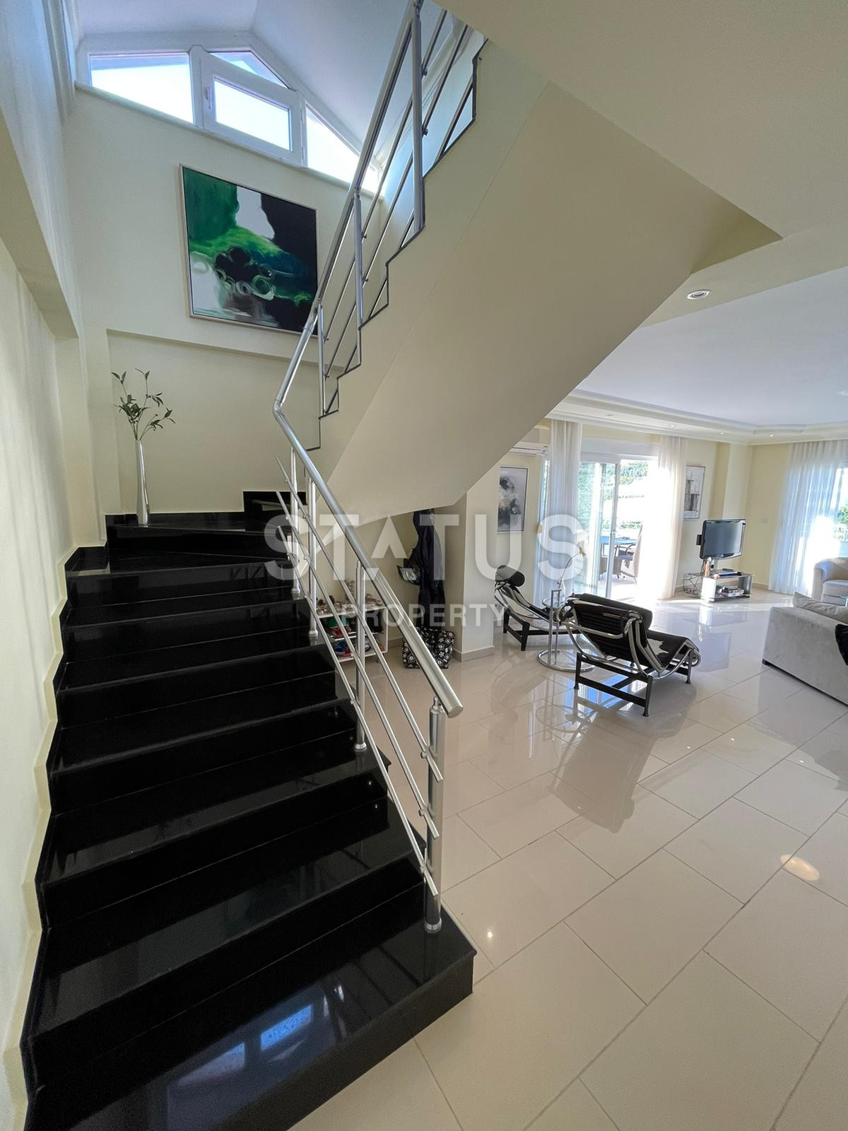 Penthouse 2+1 in a great quiet location at a bargain price. 205m2 фото 14