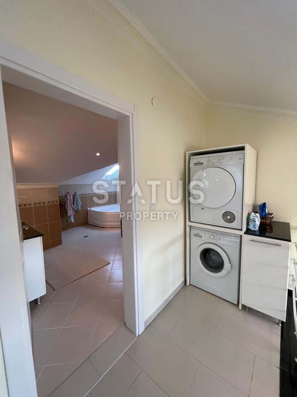 Penthouse 2+1 in a great quiet location at a bargain price. 205m2 фото 16