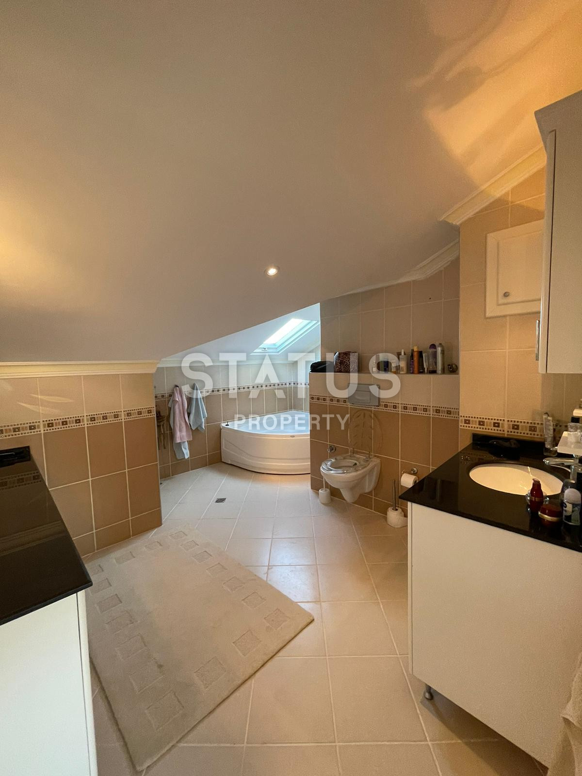 Penthouse 2+1 in a great quiet location at a bargain price. 205m2 фото 17