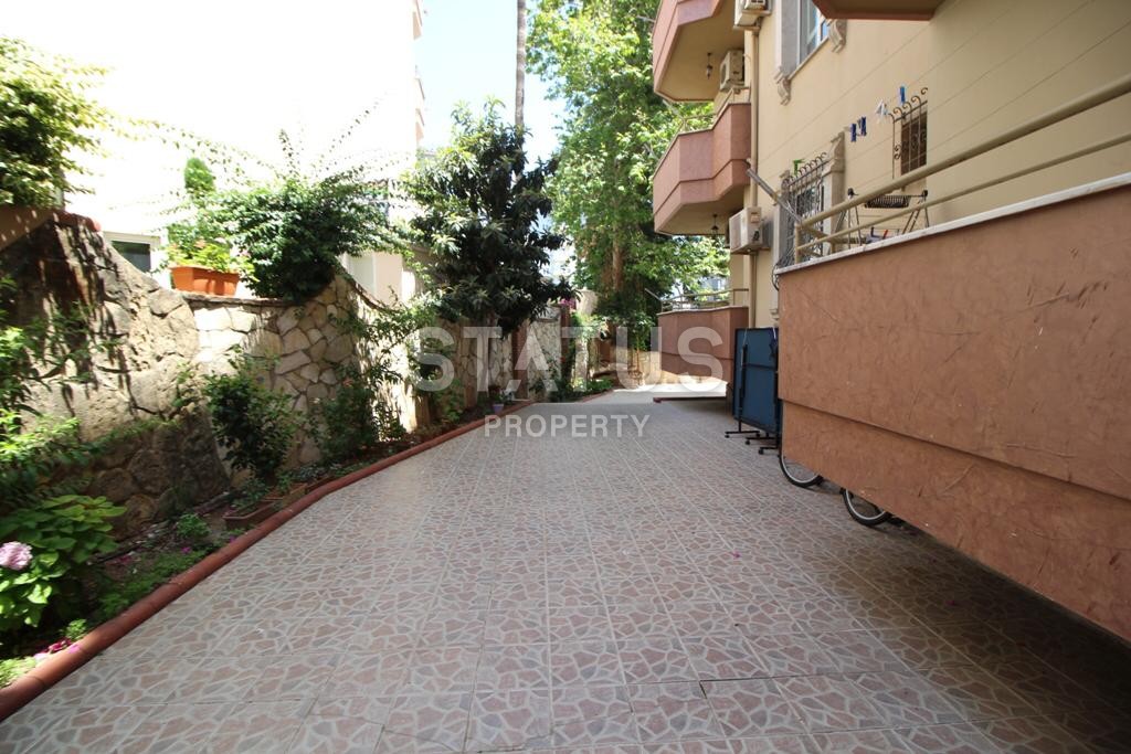 Трехкомнатные меблированные апартаменты в центре Алании, 100 м2. фото 12