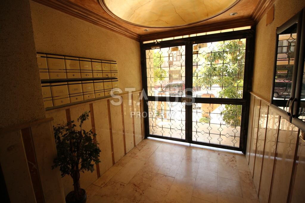 Трехкомнатные меблированные апартаменты в центре Алании, 100 м2. фото 13