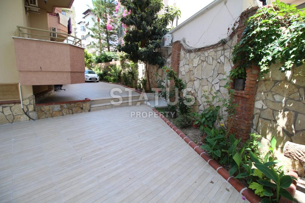 Трехкомнатные меблированные апартаменты в центре Алании, 100 м2. фото 14