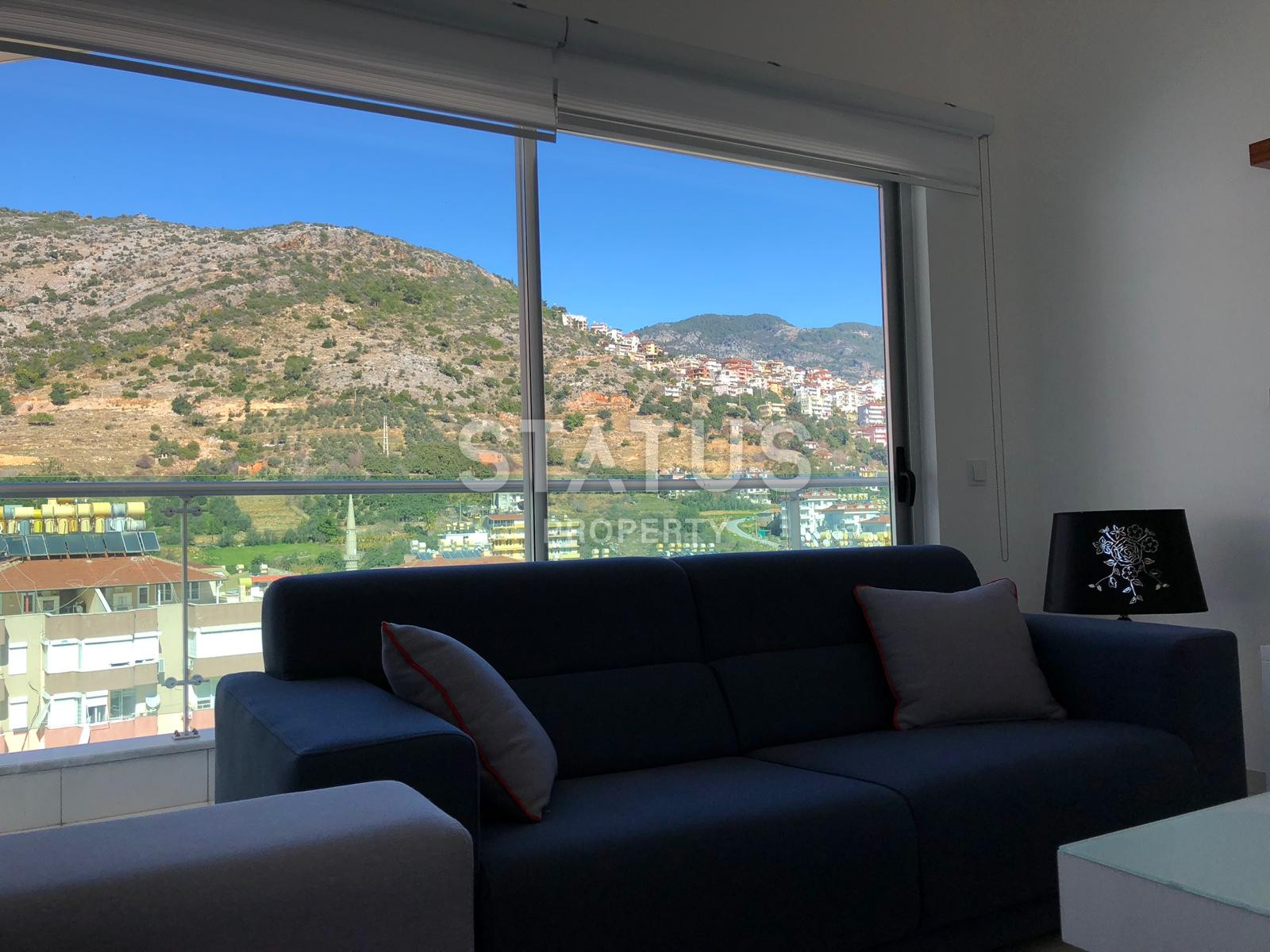 Двухуровневые апартаменты в самом центре города с шикарным видом на горы и море, 245 м2. фото 5