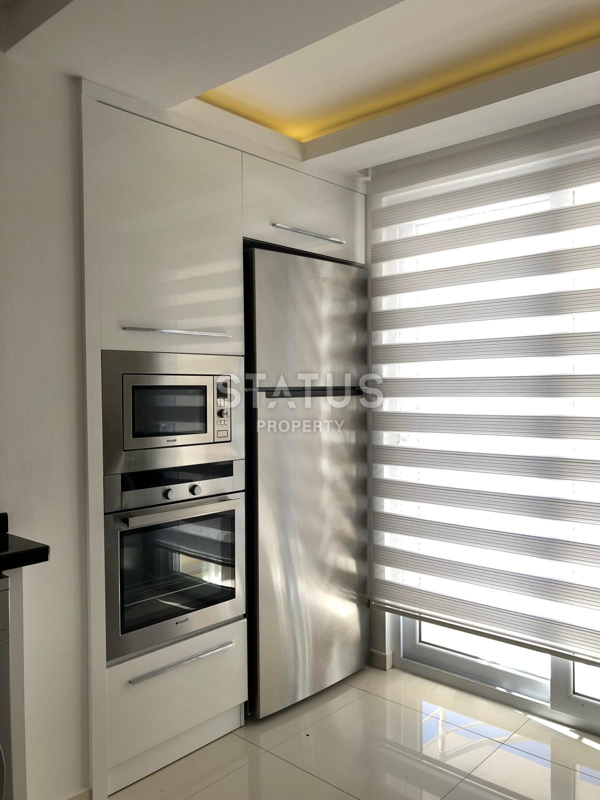 Двухуровневые апартаменты в самом центре города с шикарным видом на горы и море, 245 м2. фото 11